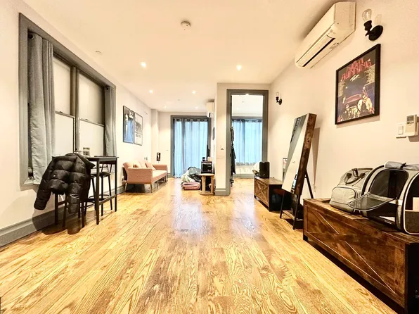 264 Sullivan Place 4D image 3 of 8
