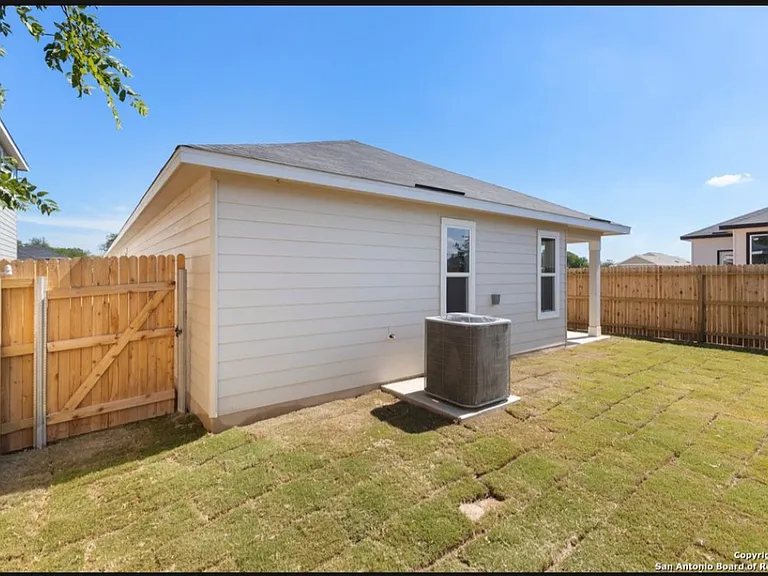 4770 Pico Pico St — Photo 23