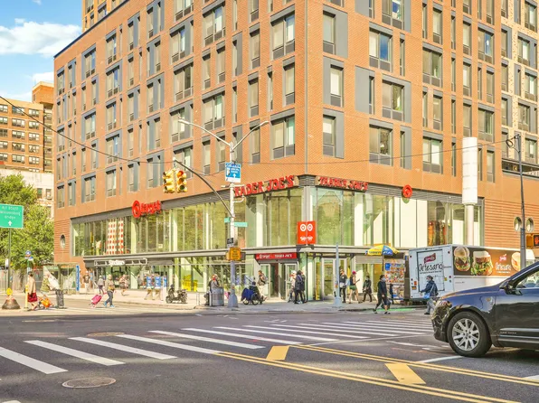 268 East Broadway image 32 of 38