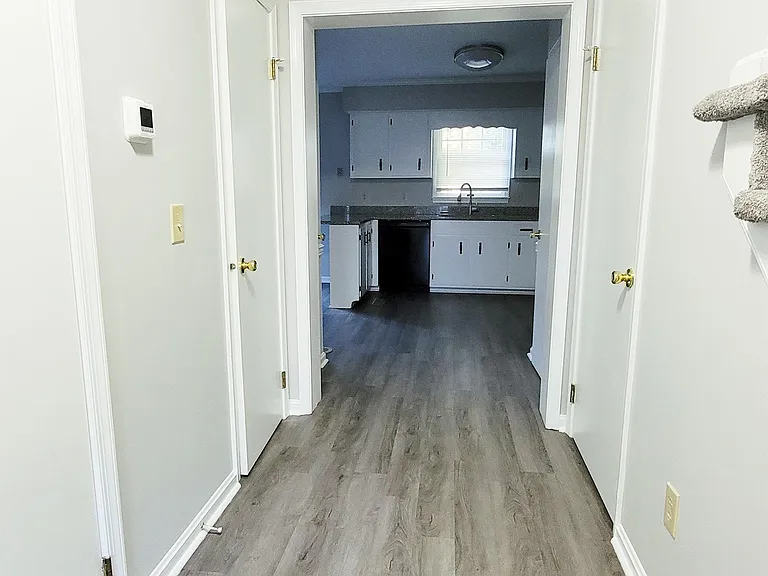 830 Larch Way #1 — Photo 11