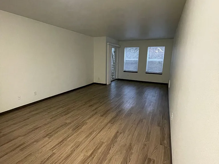 6040 Cali - Spacious 1 & 2 Units | Washer/Dryer | Private Balcony | Lots on Natural Light — Photo 20