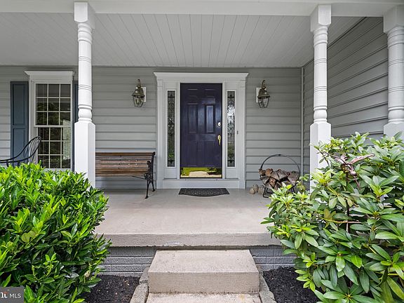 3rd image of 2300 Carr Ct