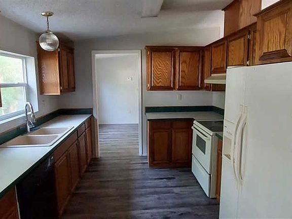 2nd image of 16265 Carole Dr