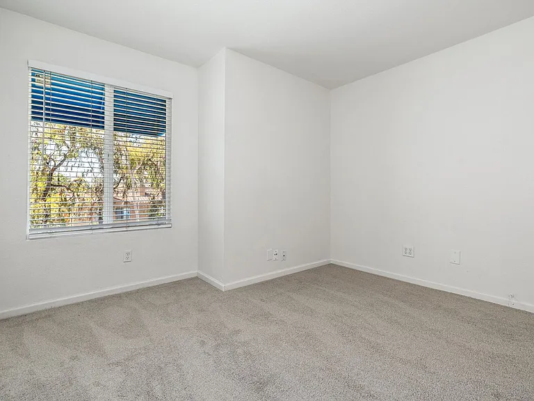 8308 Regents Rd — Photo 20