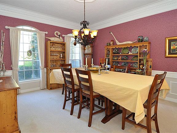 Nicely sized formal dining room for entertaining.
