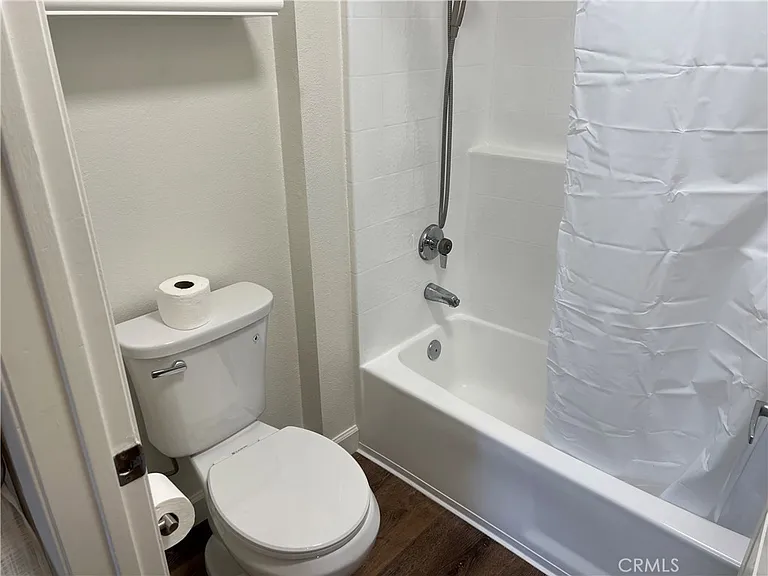 5520 Owensmouth Ave #103 — Photo 16