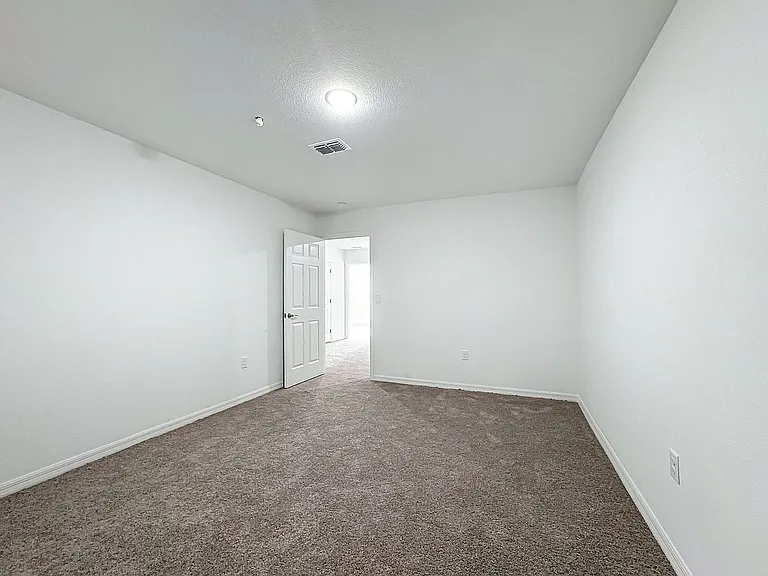 1711 Barton Towne Cir — Photo 42
