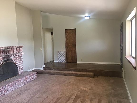 5th image of 18375 Winston Ct