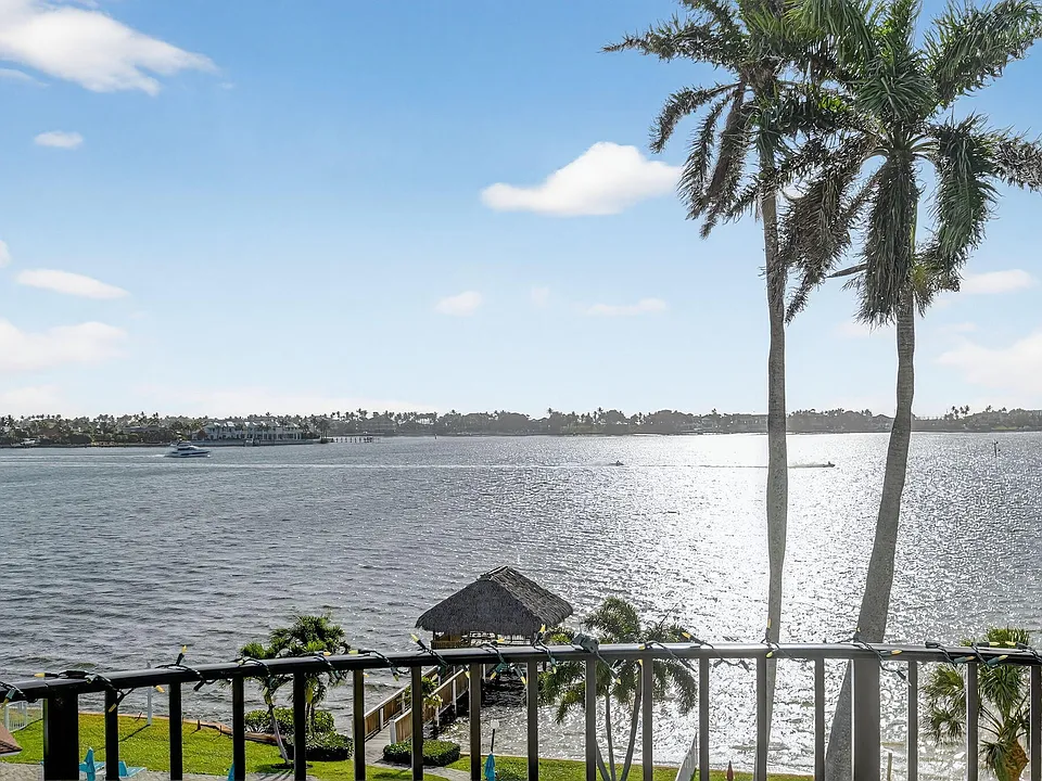 8200 Lakeshore Dr #507