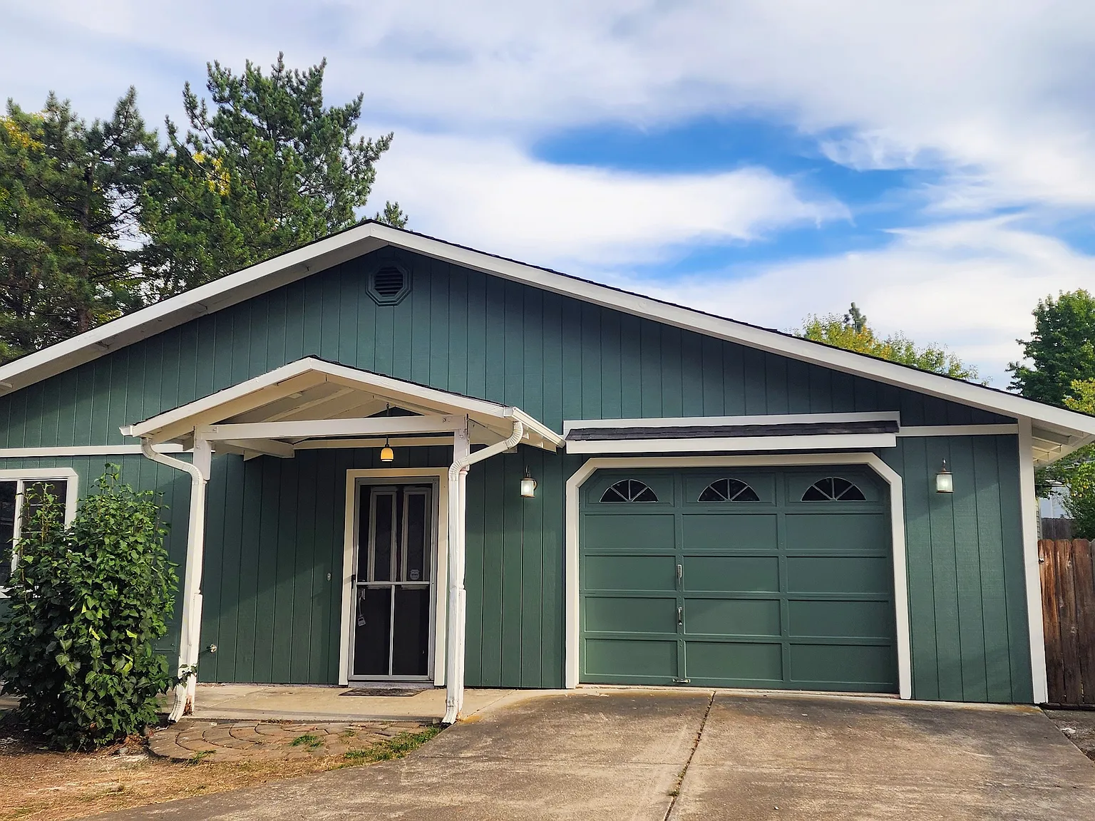 Oak Knoll Dr, Ashland — Photo 2