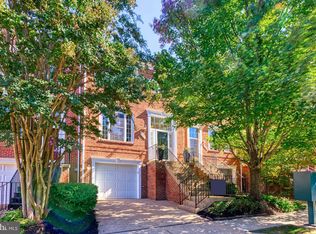12027 Edgemere Cir, Reston, VA 20190