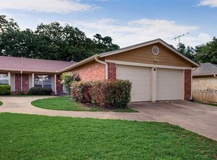 504 Billie Ruth Ln, Hurst, TX 76053