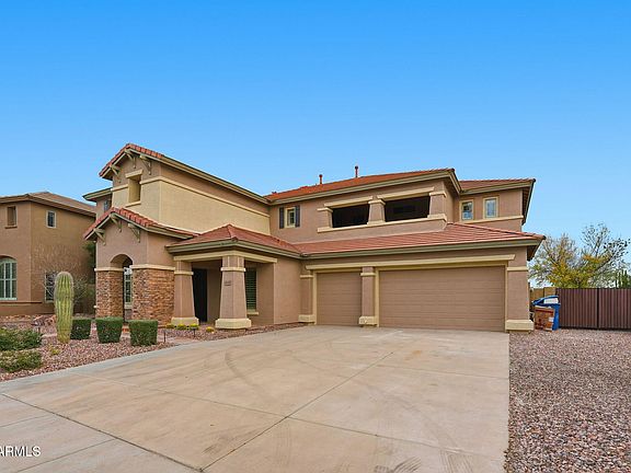 3rd image of 40207 N Hickok Trl