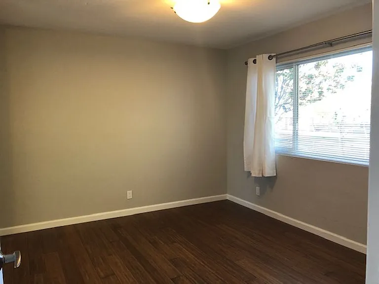Village Square Townhomes — Photo 30