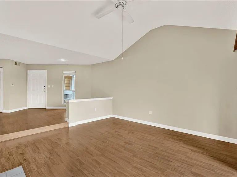 115 112th Ave NE #810 — Photo 6