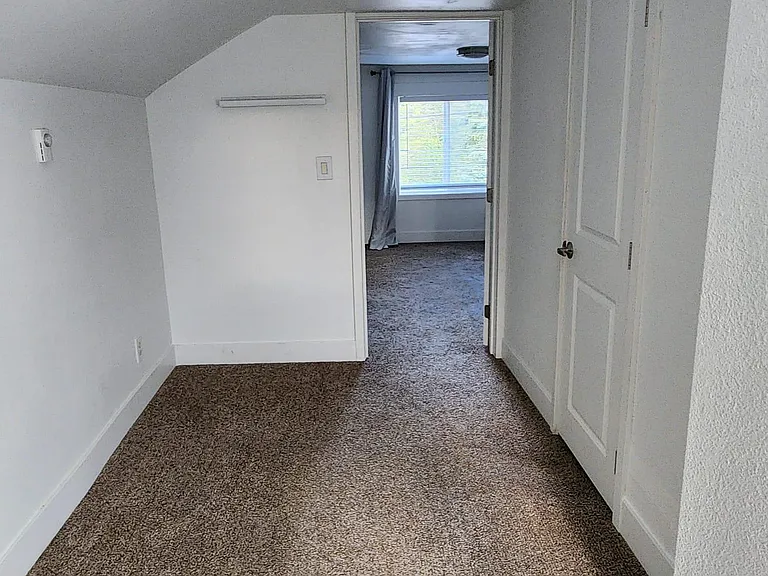 101 Hilltop Ln — Photo 11