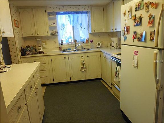3rd image of 3318 Lake Bayshore Dr #P112