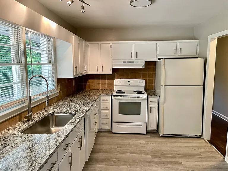 6711 Sunny Brook Ln — Photo 6