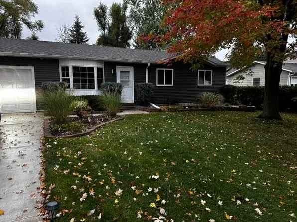 101 Island View Dr, Alpena, MI 49707