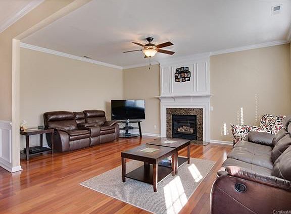 4th image of 8120 Laurel Run Dr