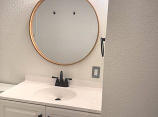 404 Cornell Dr SE #C, Albuquerque, NM 87106