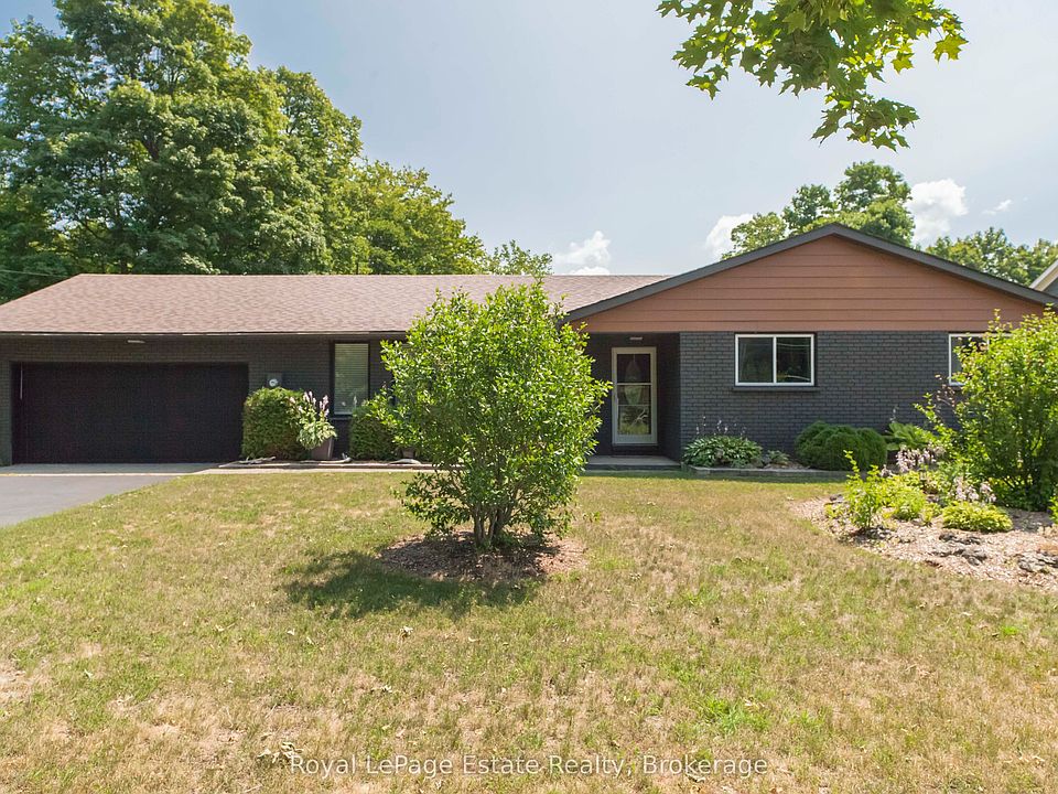 1st image of 90 Carson Lake Cres