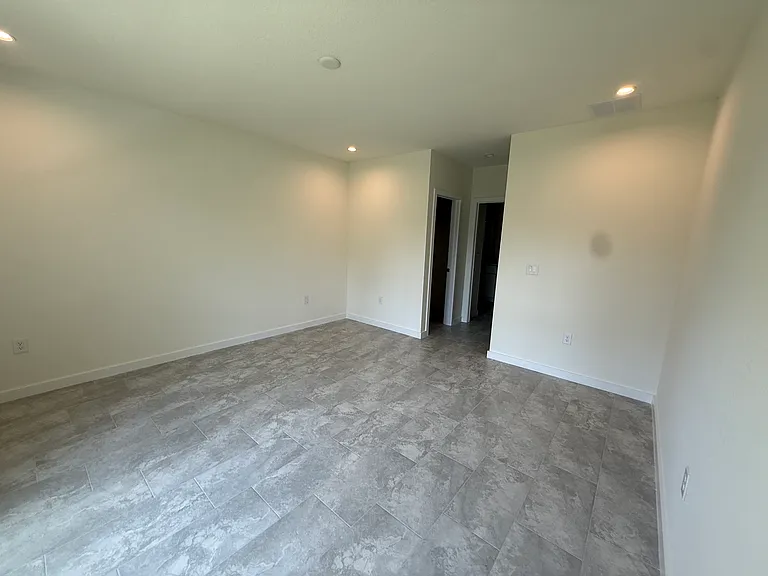 2646 Sadnet Ln — Photo 10
