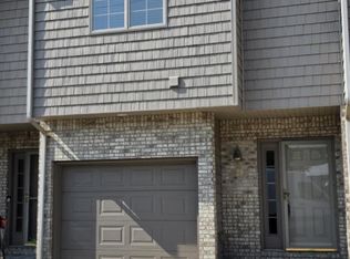 28 Northshore Dr, La Porte, IN 46350