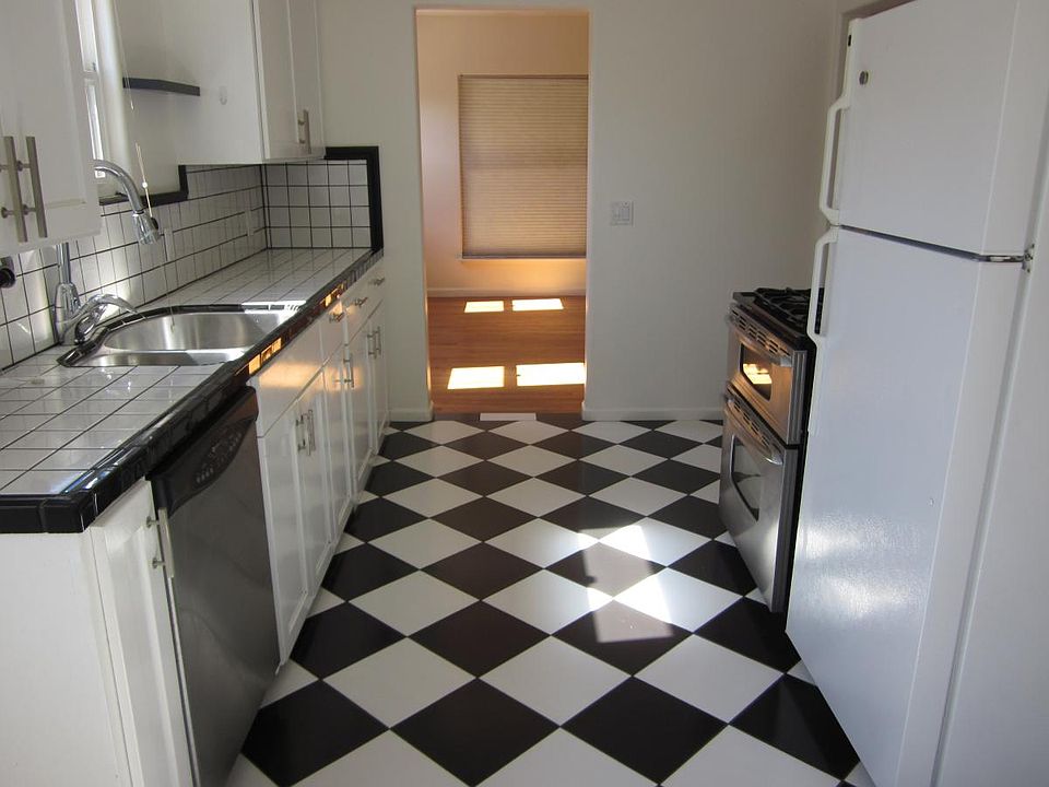 1st image of 1628 Chanticleer Ave