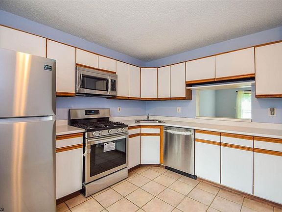 5th image of 182 Rumson Dr #1085