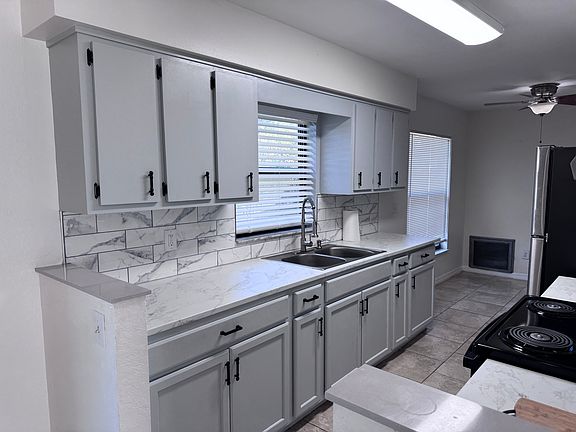 3rd image of 15144 SW 27th Ct