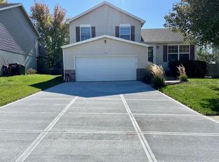 17621 Josephine St, Omaha, NE 68136