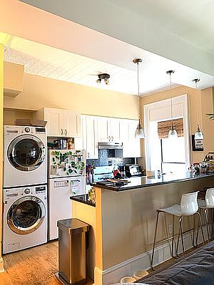 4th image of 229 Smith St #1