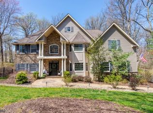 6 Old Wood Ln, Randolph, NJ 07869