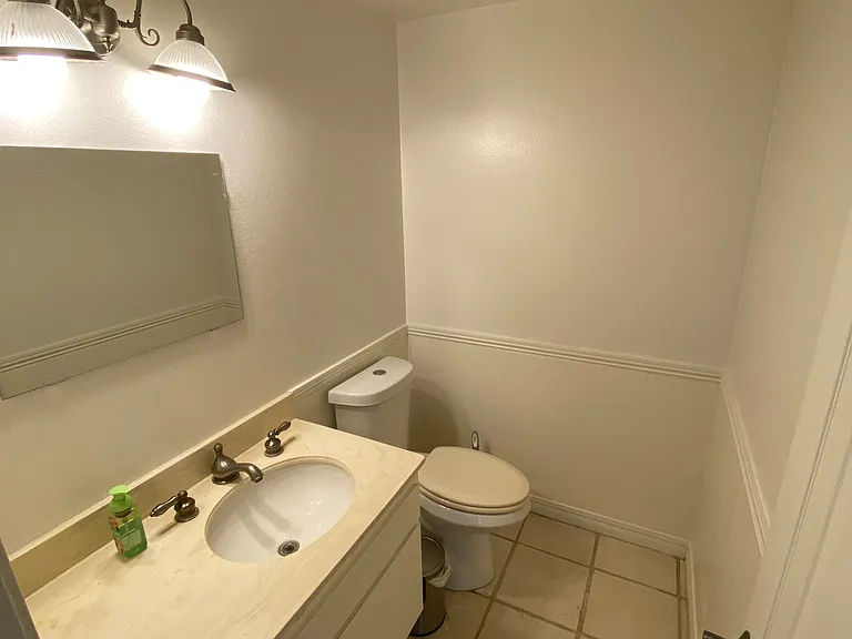 2519 Vanderbilt Ln #1 — Photo 7