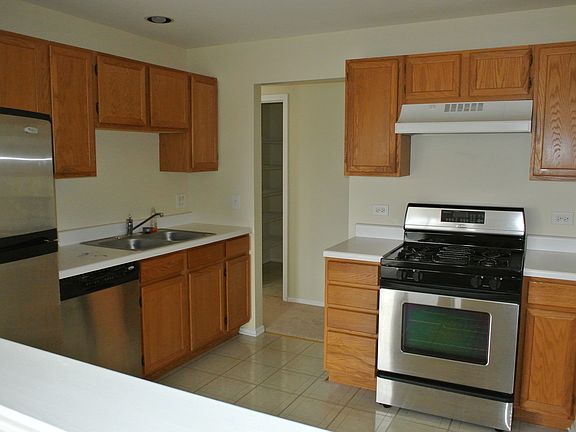 4th image of 74 Beechmont Ct
