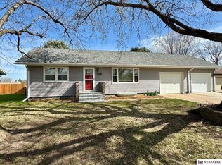 1359 Meadow Ln, York, NE 68467