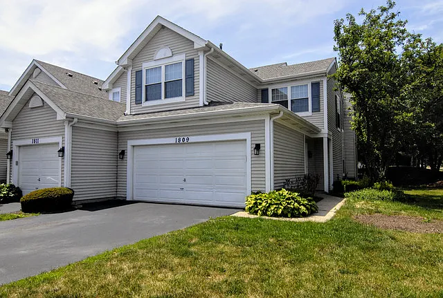 1809 Moore Ct photo 1