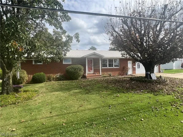 962 Canton Rd NW, Carrollton, OH 44615