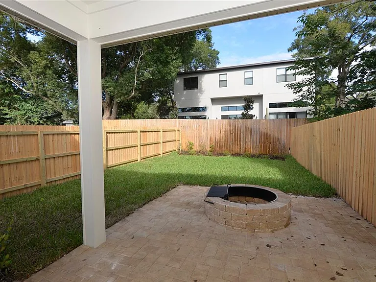 2614 S Brown Ave — Photo 8