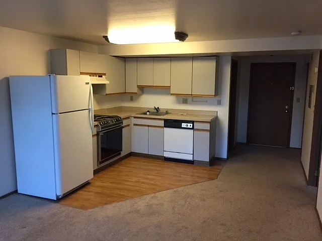 Tuscany Apartments — Photo 2