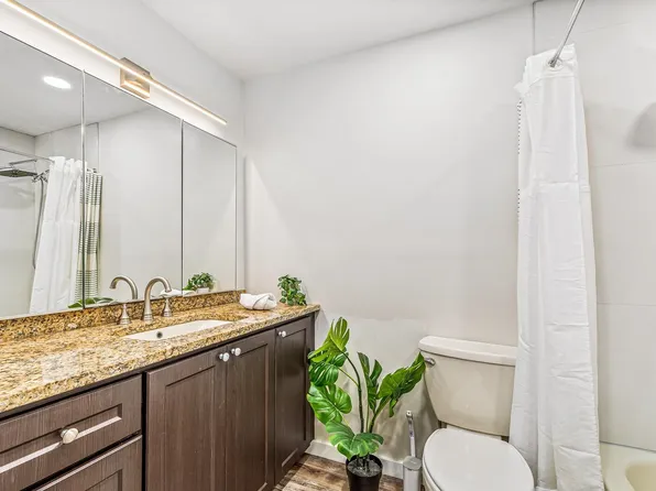 427 Harmon Cove Tower image 17 of 24