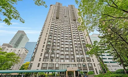 45 River Dr South