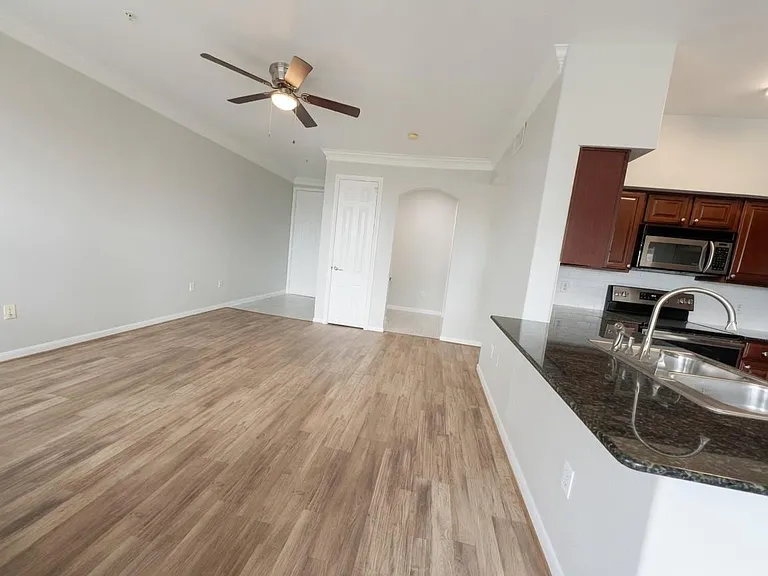 7575 Kirby Dr #2214 — Photo 7