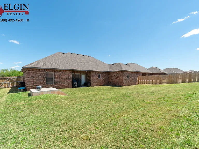 35 Blue Meadow Dr — Photo 5