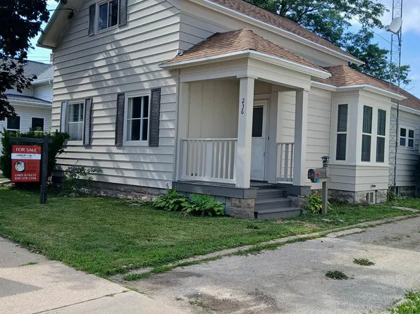 236 W South Park Ave, Oshkosh, WI 54902
