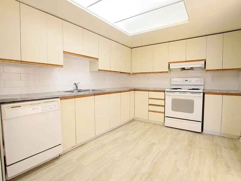 45 McGibbon Dr #45 — Photo 8