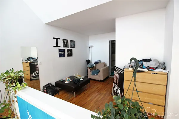 Rented by City Connections Realty | media 11