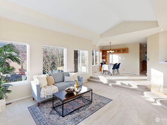 5th image of 17708 Baywatch Court NE
