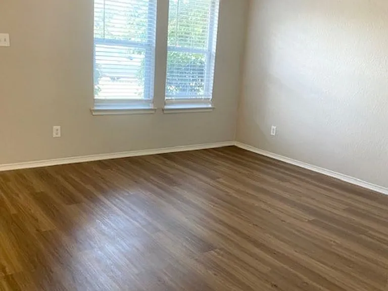 305 Schumacher Dr — Photo 6